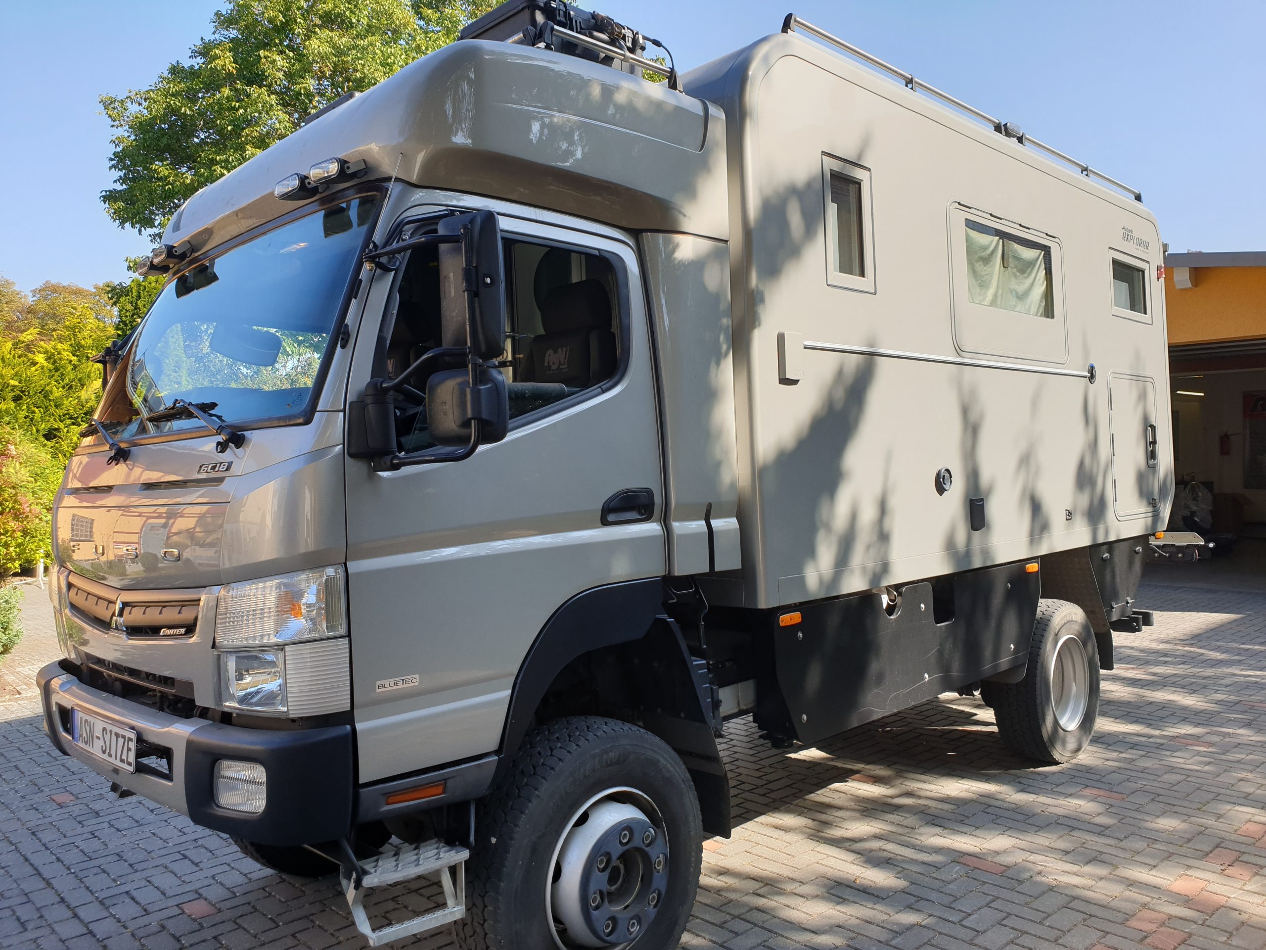 "FUSO-CANTER"