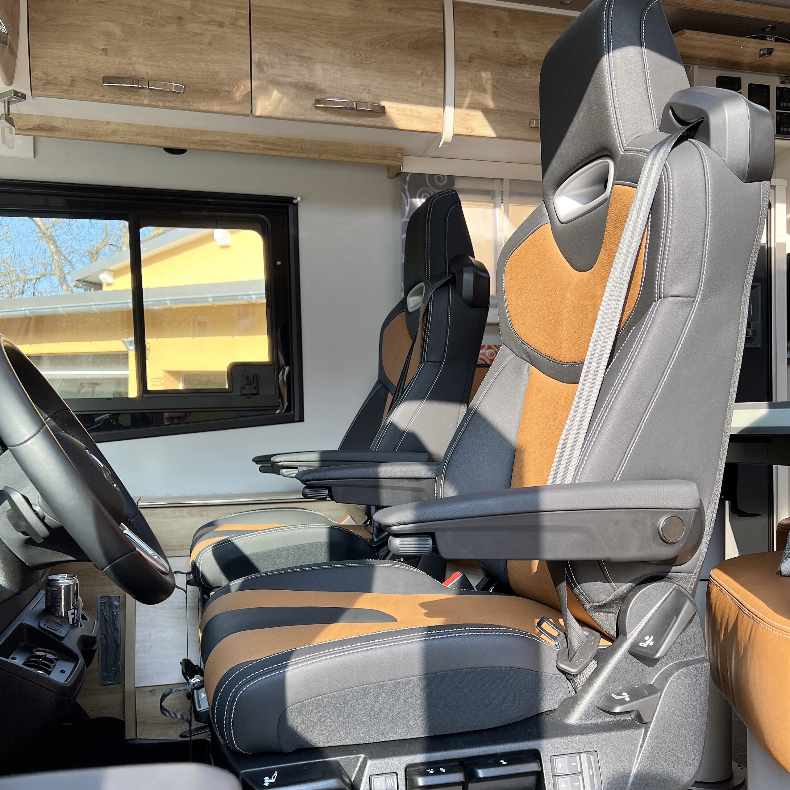 ANS-Exklusiv-Projekt-Frankia-Mercedes-benz-Sprinter-907-luftsitze